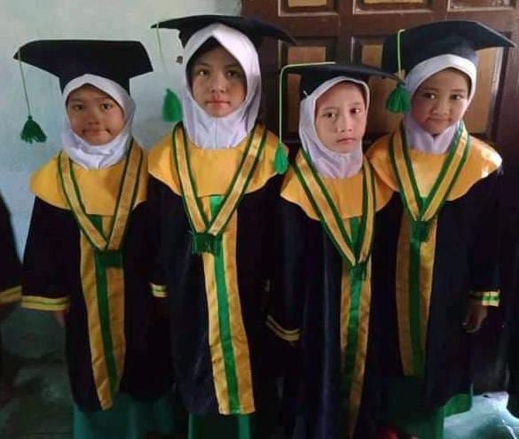 Pabrik/Produsen/Konveksi/Penyedia/Jual Baju Toga Wisuda 1